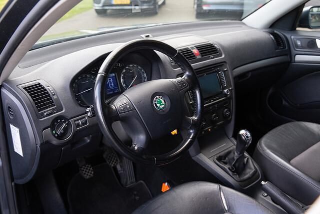 Occasion Skoda Octavia Business Line 116 PK (85 kW) 2008 Grijs Stationwagen