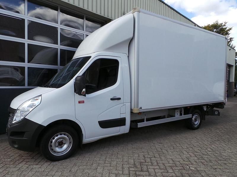 Wit Gebruikt 2019 Renault Master Van | € 14.950 - Afbeelding 1/4