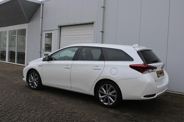 Occasion Toyota Auris Touring Sports Executive 99 PK (72 kW) 2016 Wit Stationwagen