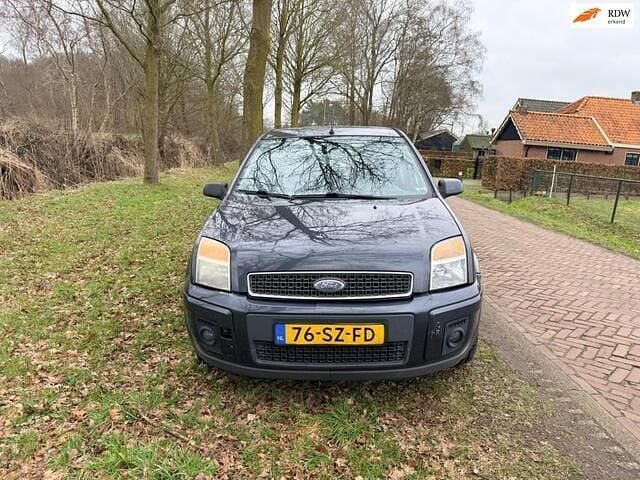 Occasion Ford Fusion Futura 80 PK (58 kW) 2006 Grijs Hatchback