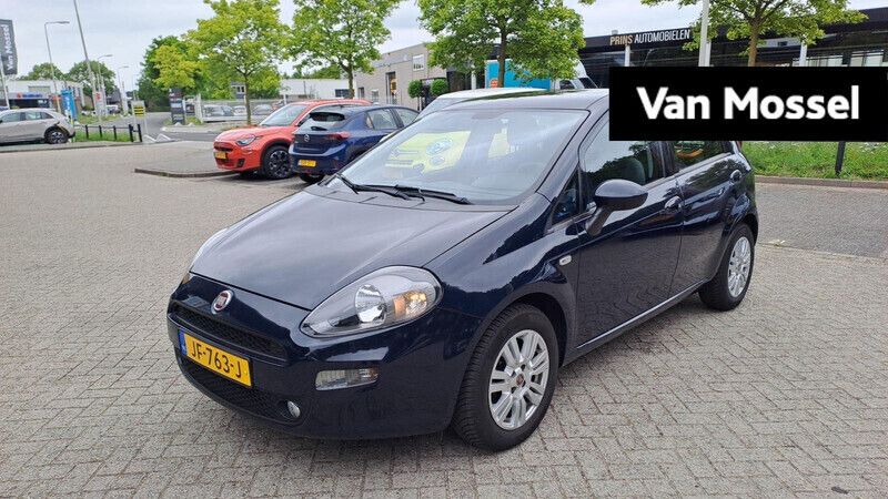 Blauw Gebruikt 2016 Fiat Punto Lounge Hatchback | € 6.400 (Goede deal) - Afbeelding 1/4