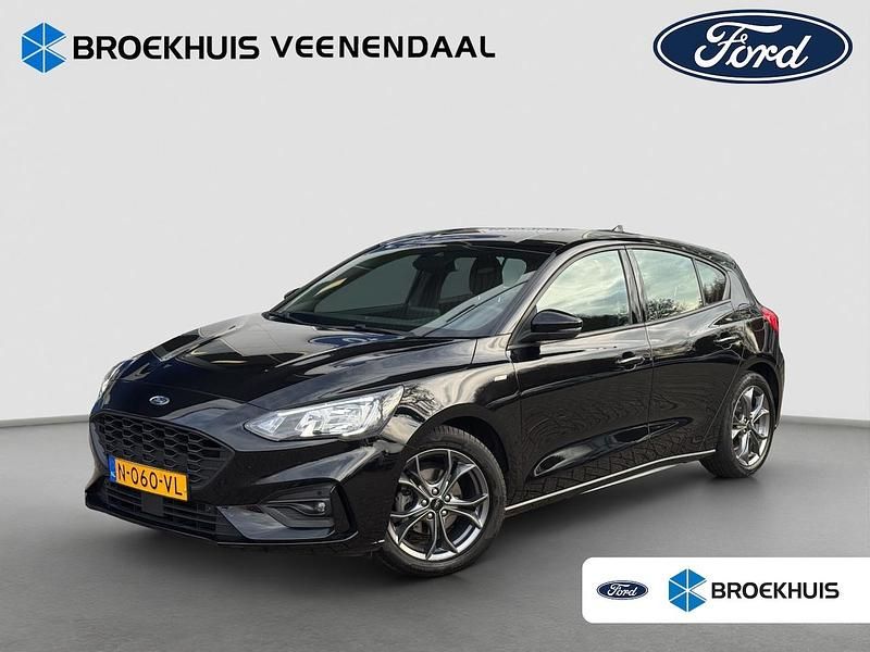 Zwart Gebruikt 2022 Ford Focus ST-Line Hatchback | € 17.900 (Goede deal) - Afbeelding 1/4
