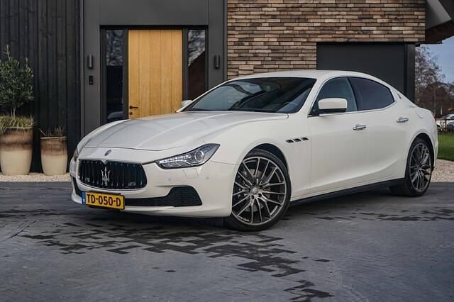 Occasion Maserati Ghibli 411 PK (302 kW) 2014 Wit (metallic) Sedan