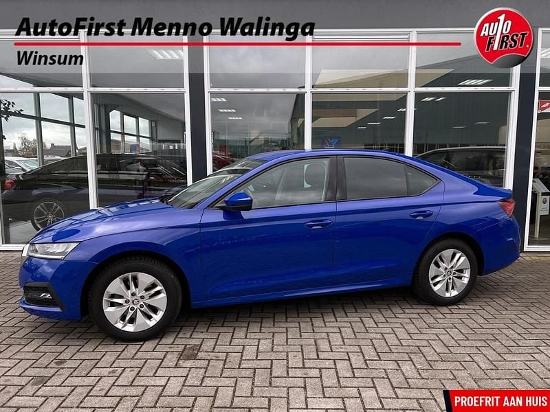 Blauw Occasion 2021 Skoda Octavia Business Line Hatchback | € 17.995 (Goede deal) - Afbeelding 1/4