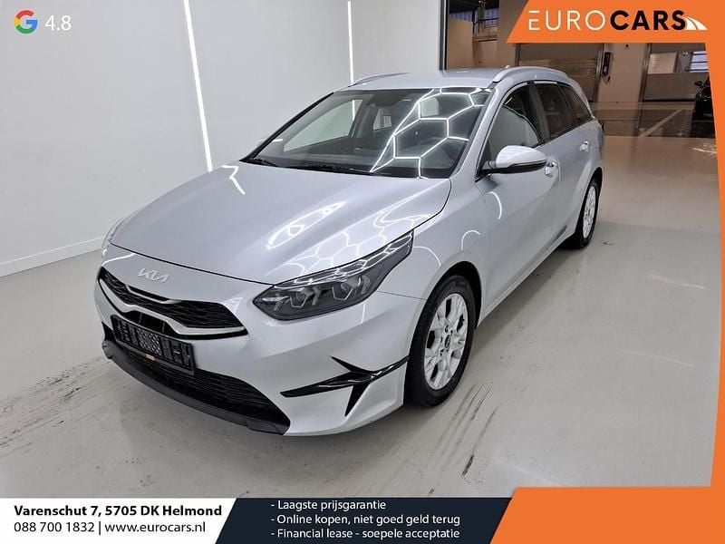 Grijs Gebruikt 2023 Kia Ceed Hatchback | € 16.990 (Super prijs) - Afbeelding 1/4