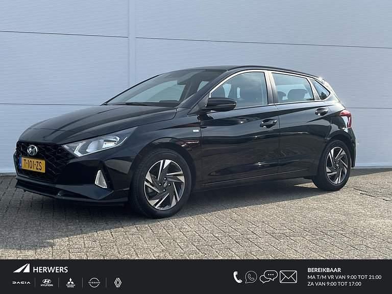 Phantom black (x5b) Gebruikt 2023 Hyundai i20 Hatchback | € 19.985 (Goede deal) - Afbeelding 1/4