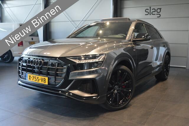 Grijs, metallic lak Gebruikt 2024 Audi Q8 Competition SUV | € 104.900 - Afbeelding 1/4