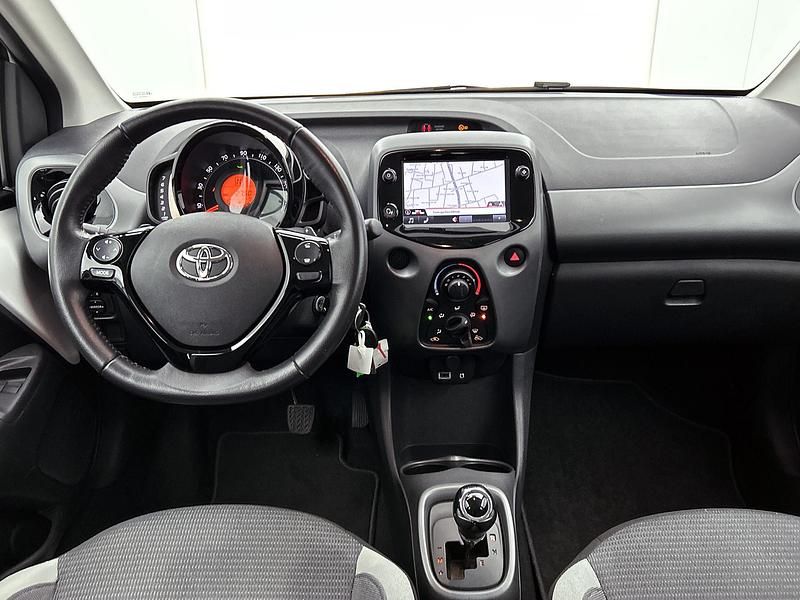 Occasion Toyota Aygo X-play 53 PK (38 kW) 2022 Wit Hatchback