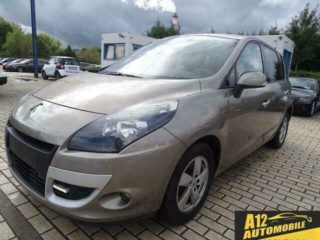 Bruin Gebruikt 2012 Renault Scénic III Bose Edition MPV | € 6.450 (Iets duurder) - Afbeelding 1/4
