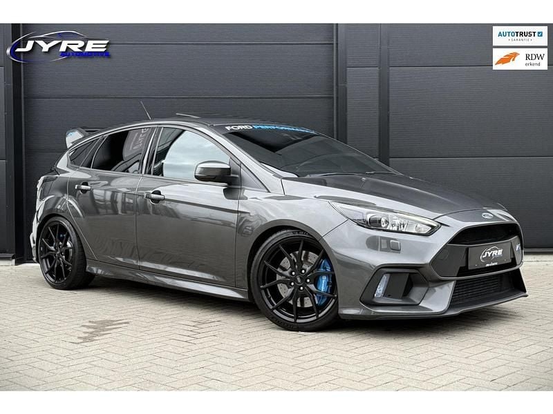 Grijs Gebruikt 2017 Ford Focus RS Hatchback | € 30.795 (Goede deal) - Afbeelding 1/4