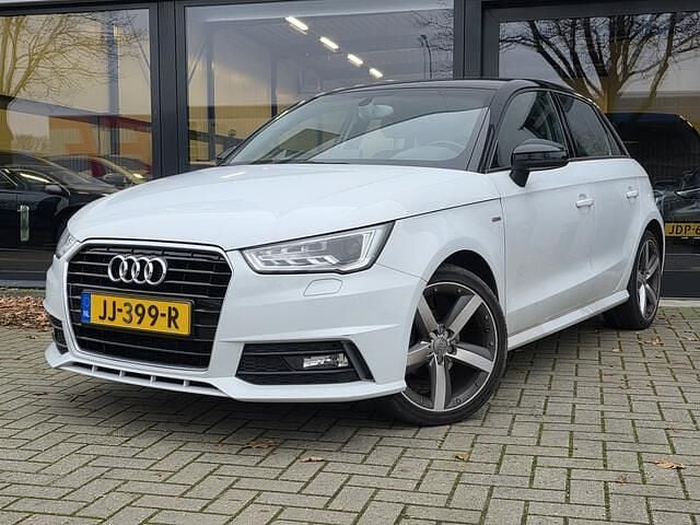Wit Occasion 2016 Audi A1 Sportback S-Line Hatchback | € 13.600 (Eerlijke prijs) - Afbeelding 1/4
