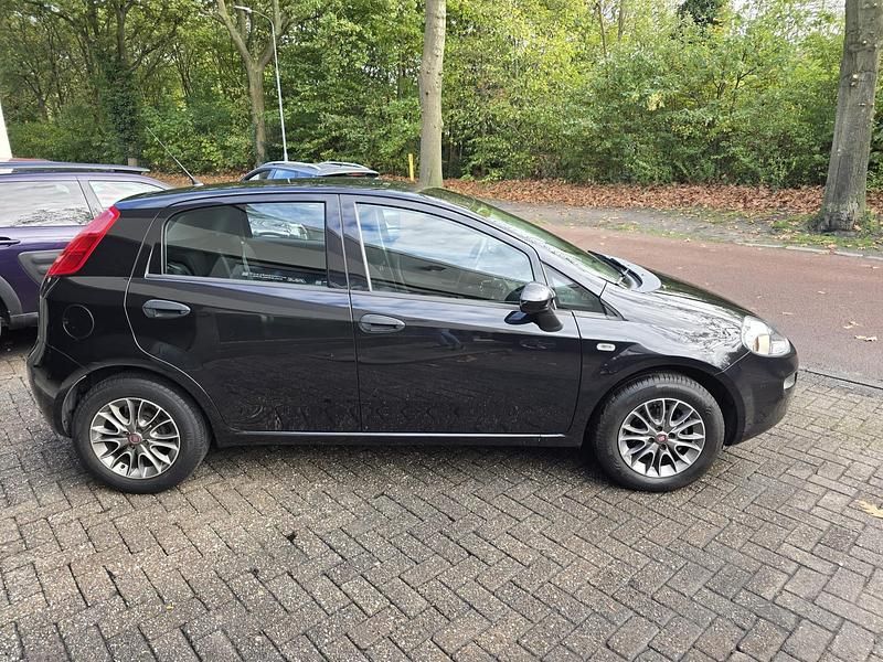 Occasion Fiat Punto Street 69 PK (50 kW) 2015 Zwart Hatchback