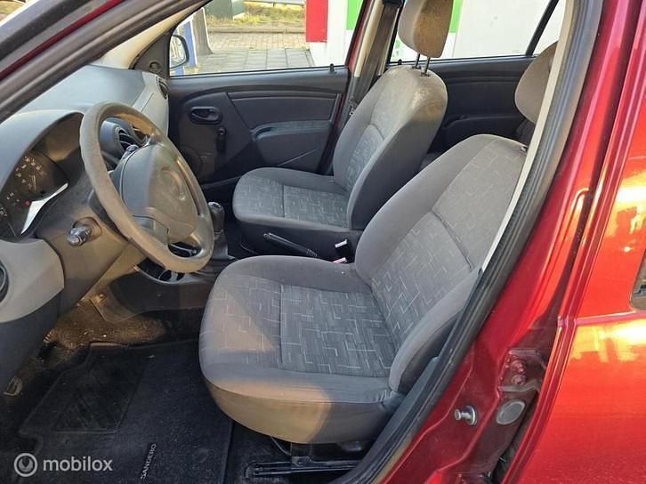Occasion Dacia Sandero 75 PK (55 kW) 2012 Rood Hatchback