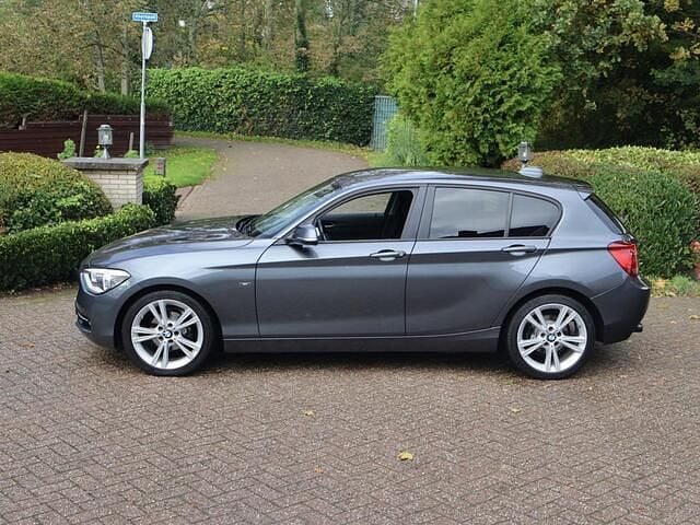 Grijs Occasion 2015 BMW 116 Sport Line Hatchback | € 11.900 (Super prijs) - Afbeelding 1/4