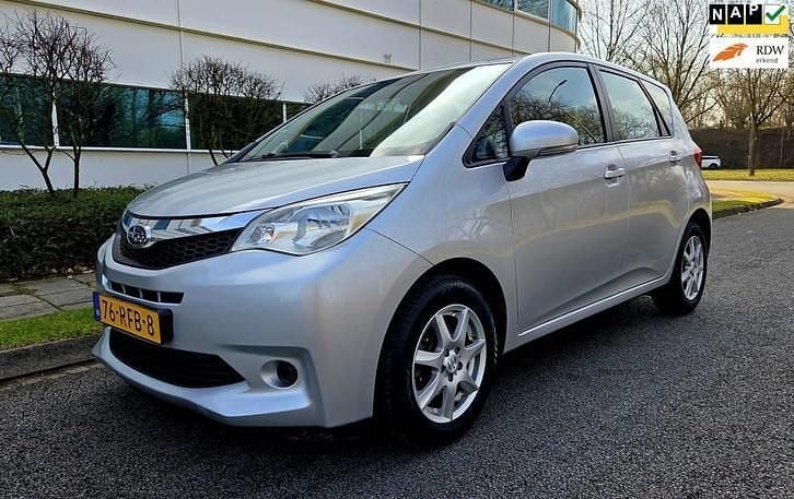Occasion Subaru Trezia Comfort 99 PK (72 kW) 2011 Grijs Hatchback