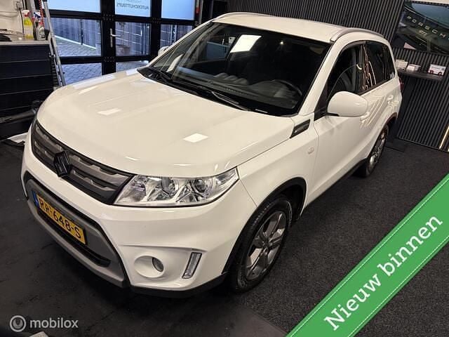 Wit Occasion 2018 Suzuki Vitara Exclusive SUV | € 12.499 (Eerlijke prijs) - Afbeelding 1/4