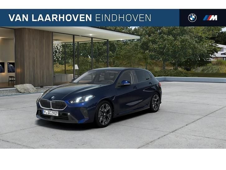 Blauw Nieuw 2025 BMW 120 M Sport Hatchback | € 50.151 (Goede deal) - Afbeelding 1/1