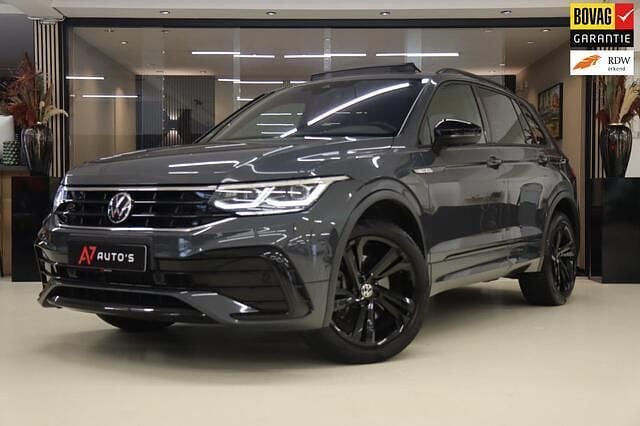 Grijs Gebruikt 2021 VW Tiguan R-line SUV | € 46.950 - Afbeelding 1/4