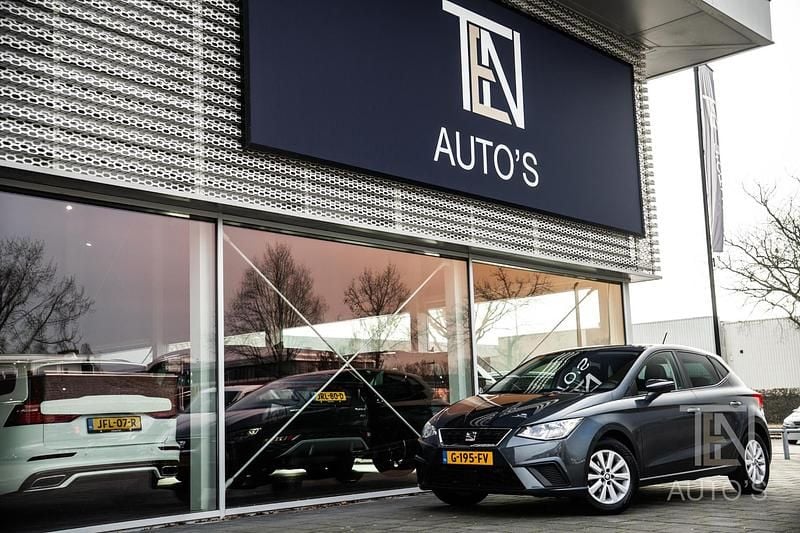Grijs Occasion 2019 Seat Ibiza Business Hatchback | € 12.910 (Goede deal) - Afbeelding 1/4
