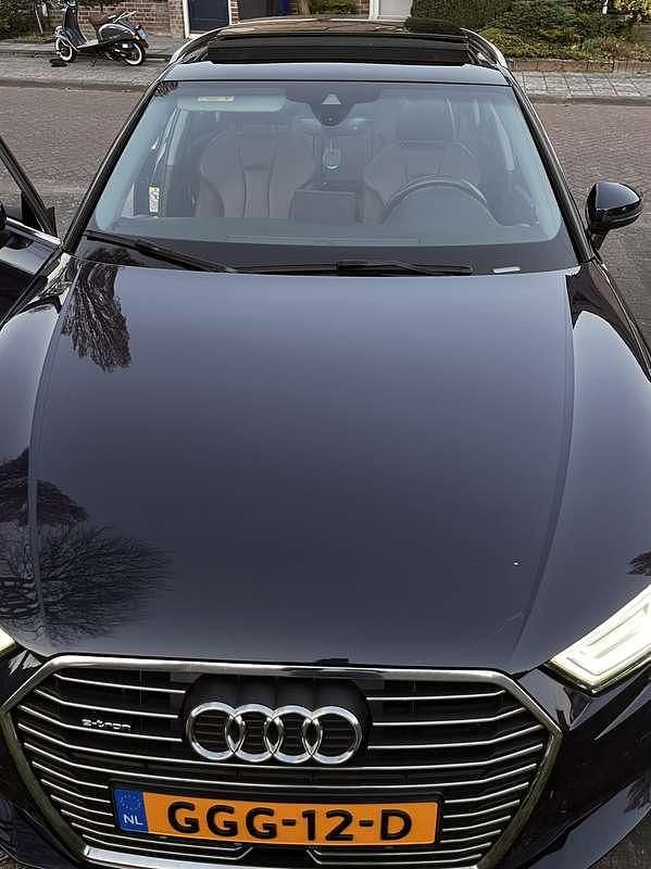 Blauw Gebruikt 2020 Audi A3 Sportback e-tron Advanced Hatchback | € 23.000 (Super prijs) - Afbeelding 1/4