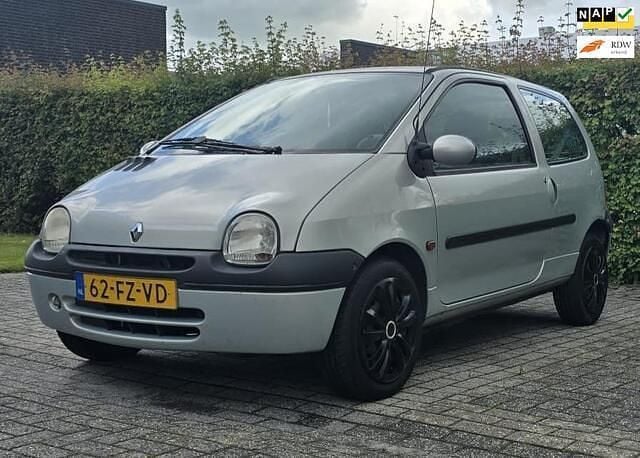 Grijs Occasion 2000 Renault Twingo Expression Hatchback | € 1.499 (Iets duurder) - Afbeelding 1/4