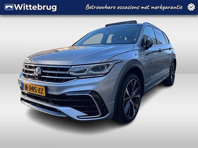 Grijs (metallic) Occasion 2022 VW Tiguan Allspace Business+ SUV | € 39.950 (Iets duurder) - Afbeelding 1/3
