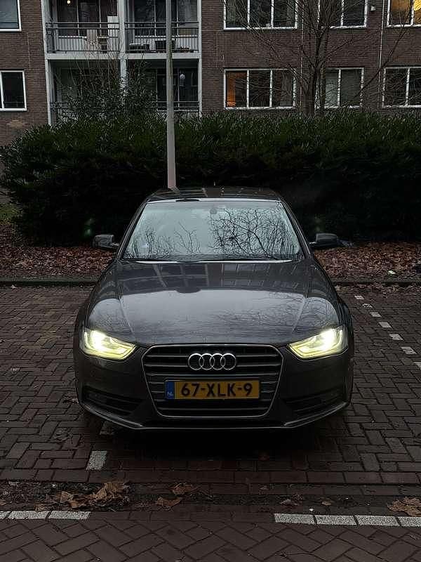 Grijs Occasion 2012 Audi A4 Ambiente Sedan | € 7.250 (Eerlijke prijs) - Afbeelding 1/4