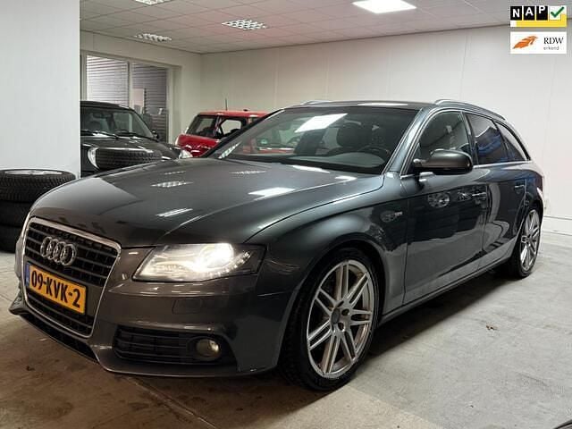 Grijs, metallic lak Gebruikt 2010 Audi A4 S-Line Stationwagen | € 6.690 (Eerlijke prijs) - Afbeelding 1/4