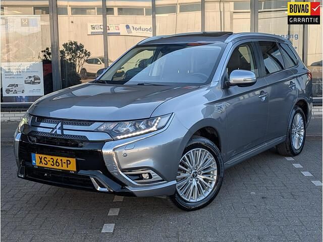Grijs Gebruikt 2019 Mitsubishi Outlander Intense+ SUV | € 25.450 (Iets duurder) - Afbeelding 1/4