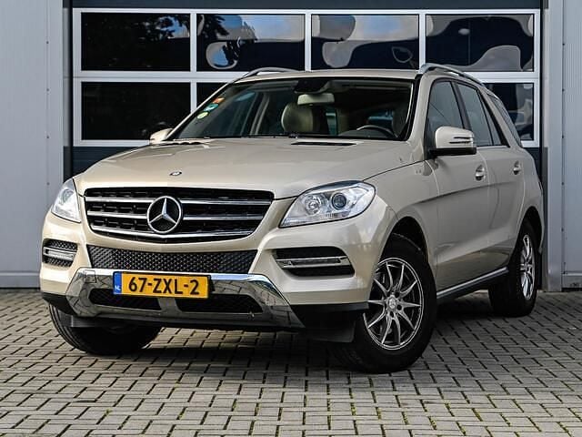 Beige Gebruikt 2013 Mercedes 250 SUV | € 15.950 - Afbeelding 1/4