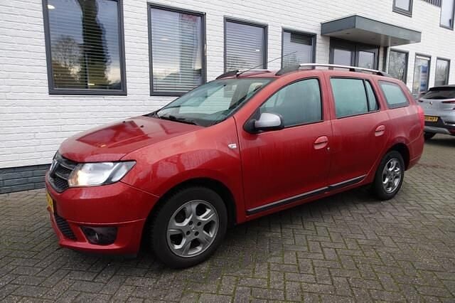 Occasion Dacia Logan 90 PK (66 kW) 2015 Rood MPV