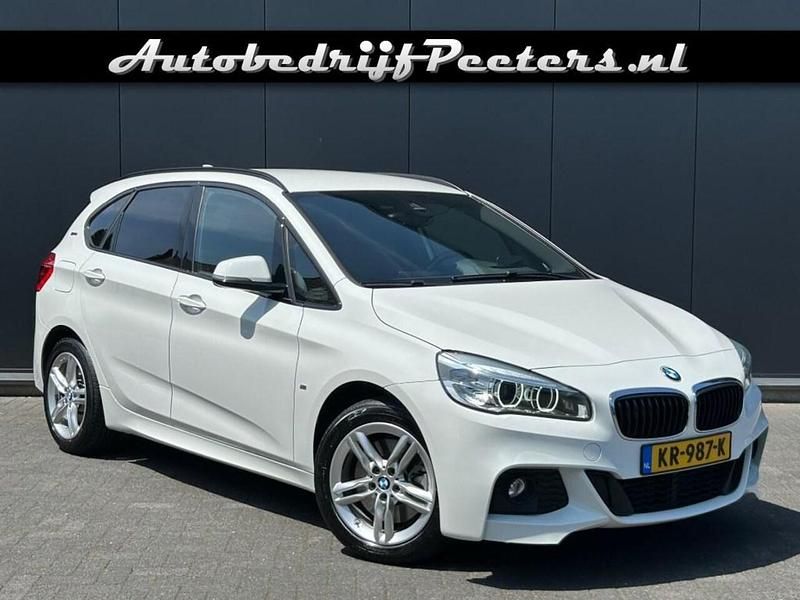 Wit Gebruikt 2016 BMW 225 Active Tourer M Sport MPV | € 15.950 (Eerlijke prijs) - Afbeelding 1/4