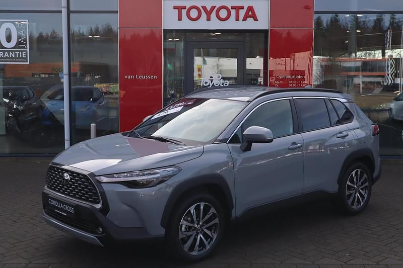 Grijs Nieuw 2025 Toyota Corolla Cross Style SUV | € 40.800 (Eerlijke prijs) - Afbeelding 1/4