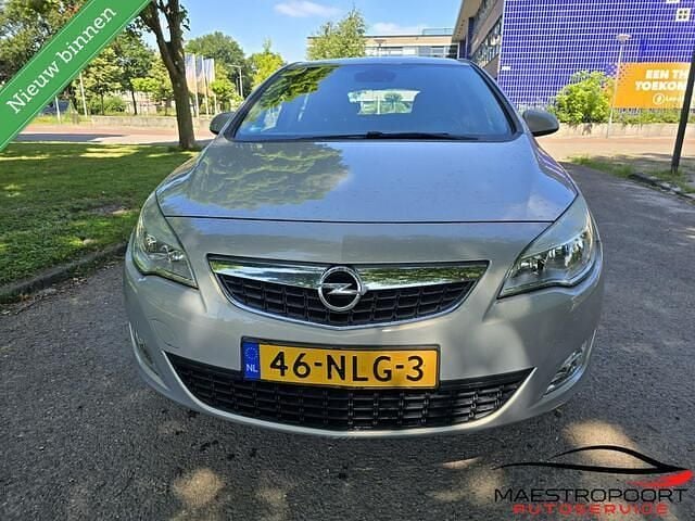 Beige Gebruikt 2010 Opel Astra Edition Hatchback | € 3.650 (Super prijs) - Afbeelding 1/4