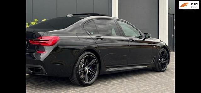 Zwart Gebruikt 2016 BMW 750L Executive Sedan | € 37.490 - Afbeelding 1/4