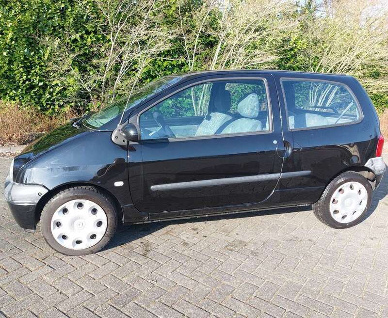 Zwart Gebruikt 2006 Renault Twingo Expression Hatchback | € 1.100 (Eerlijke prijs) - Afbeelding 1/4
