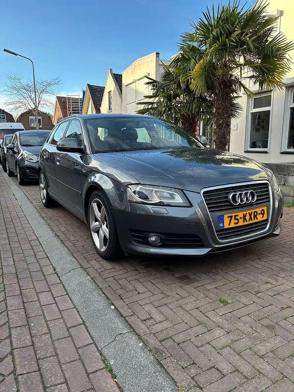 Grijs Gebruikt 2010 Audi A3 Stationwagen | € 4.850 (Eerlijke prijs) - Afbeelding 1/4