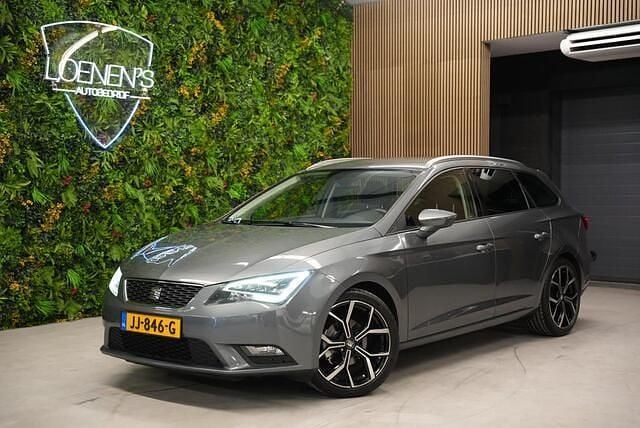 Grijs (metallic) Gebruikt 2016 Seat Leon ST CONNECT Stationwagen | € 10.990 (Eerlijke prijs) - Afbeelding 1/4