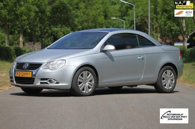 Zilver Gebruikt 2008 VW Eos Highline Cabriolet | € 5.500 (Goede deal) - Afbeelding 1/4