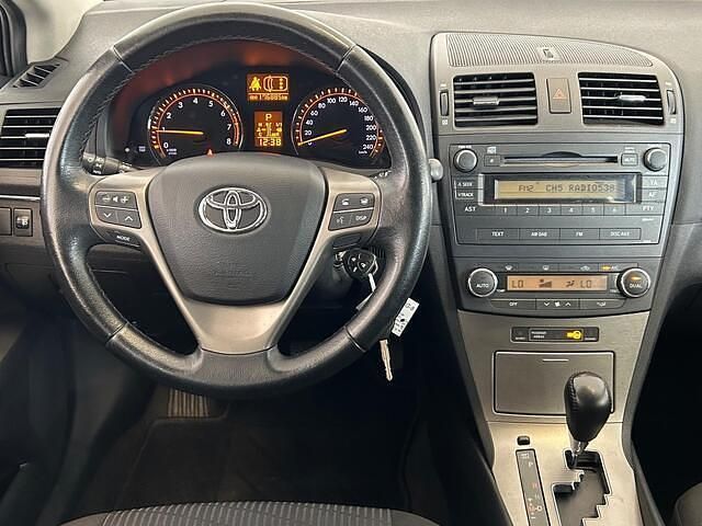 Occasion Toyota Avensis 147 PK (108 kW) 2010 Grijs, metallic lak Sedan