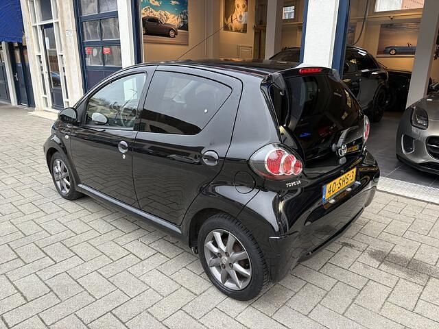 Occasion Toyota Aygo 68 PK (50 kW) 2011 Zwart Hatchback