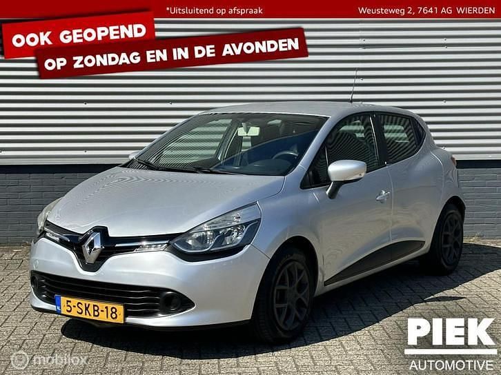 Grijs, metallic lak Gebruikt 2013 Renault Clio IV Authentique Hatchback | € 4.999 (Eerlijke prijs) - Afbeelding 1/3