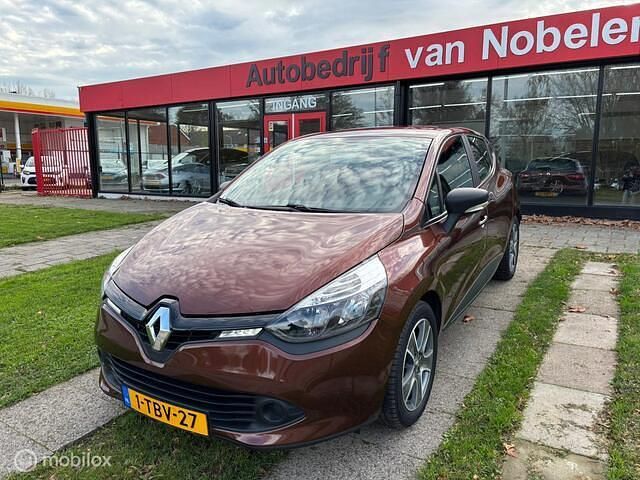 Bruin Gebruikt 2014 Renault Clio IV Authentique Hatchback | € 8.650 (Eerlijke prijs) - Afbeelding 1/4