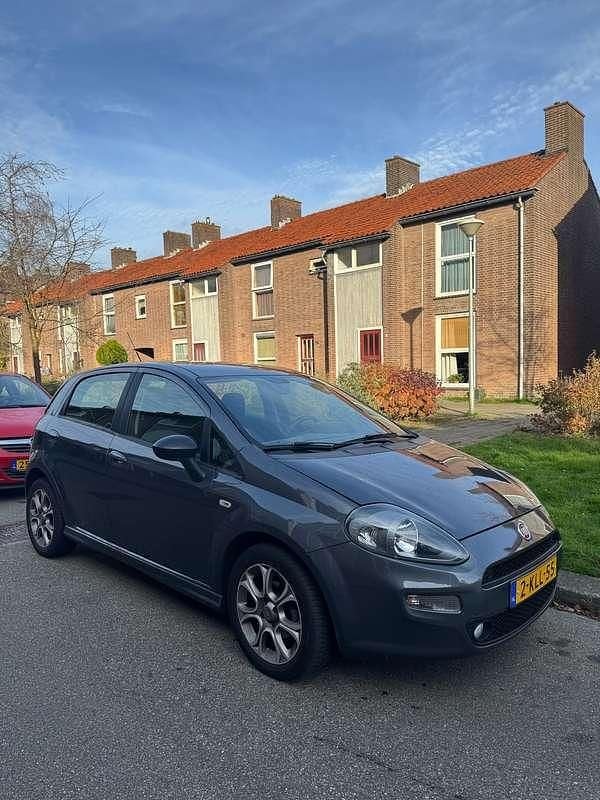Grijs Gebruikt 2013 Fiat Punto Easy MPV | € 2.300 (Goede deal) - Afbeelding 1/4