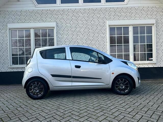Occasion Chevrolet Spark 68 PK (50 kW) 2010 Grijs (metallic) Hatchback