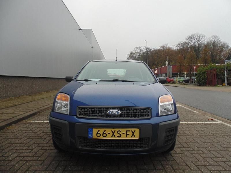 Blauw Gebruikt 2007 Ford Fusion MPV | € 2.449 (Eerlijke prijs) - Afbeelding 1/4