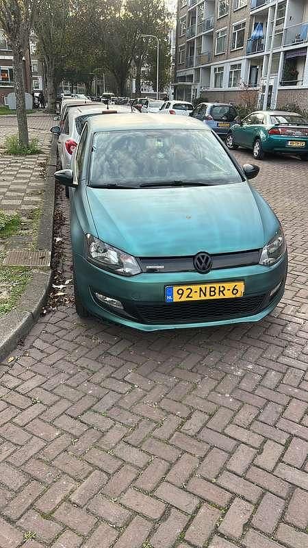 Gebruikt 2010 VW Polo Sedan | € 2.800 (Eerlijke prijs) - Afbeelding 1/4