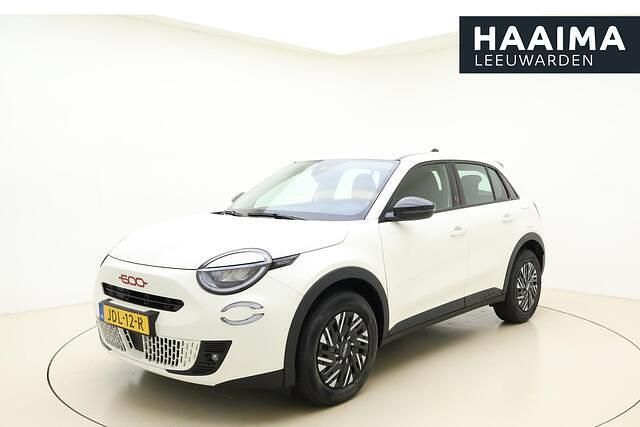 Wit Nieuw 2025 Fiat 600E Red SUV | € 37.250 (Iets duurder) - Afbeelding 1/4