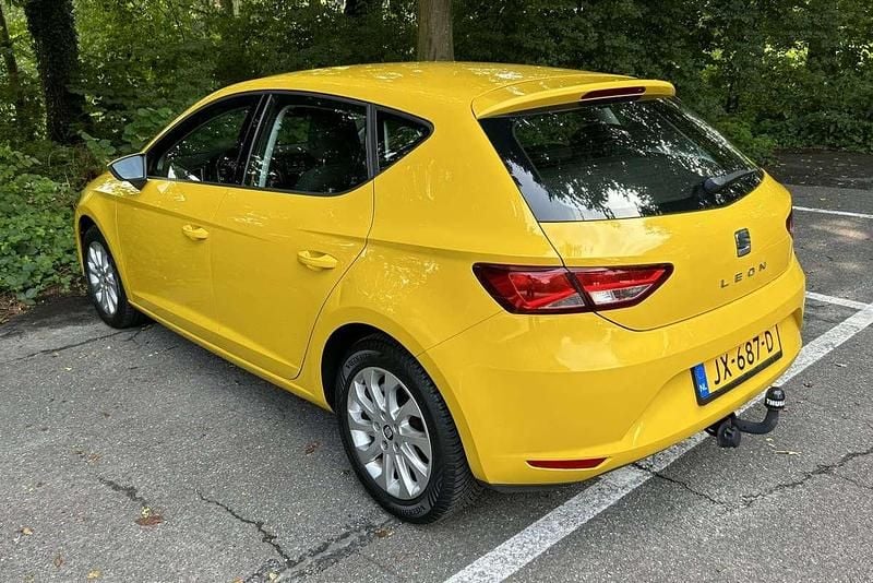 Occasion Seat Leon Style 110 PK (80 kW) 2016 Geel Hatchback