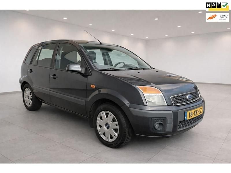 Occasion Ford Fusion Ghia 2007 Grijs Hatchback